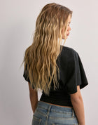 WHITE SLEEVE TEE