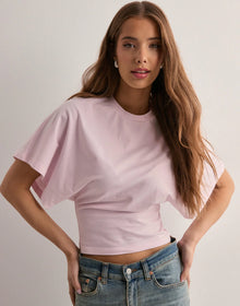 WHITE SLEEVE TEE