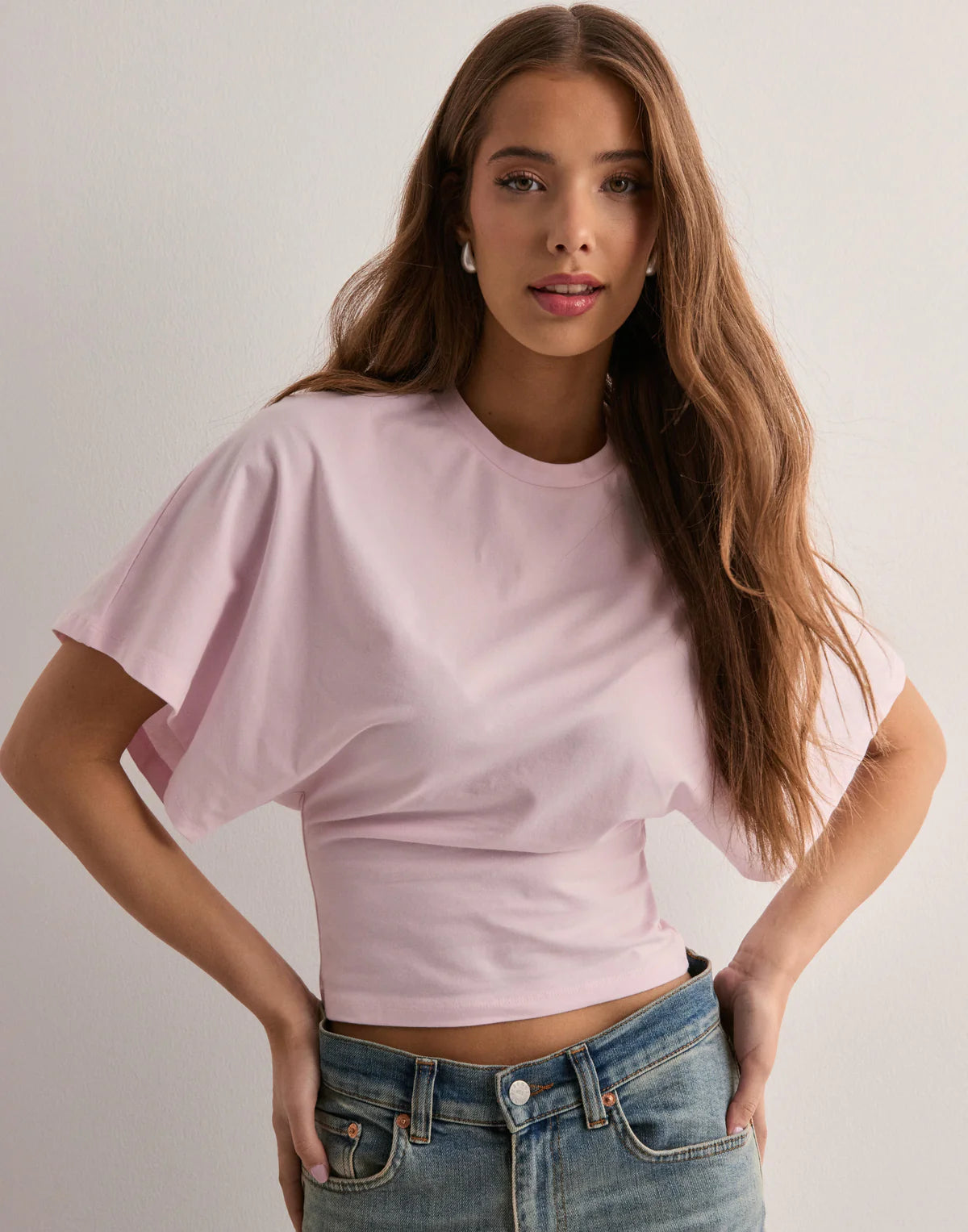 WHITE SLEEVE TEE